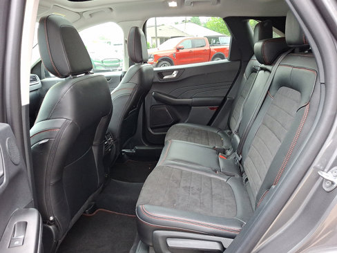 Certified 2022 Ford Escape SEL w/ SEL Stealth AWD Package image 11