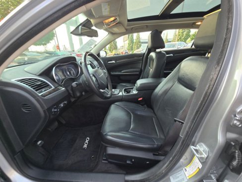 Used 2017 Chrysler 300 C w/ Safetytec Plus Group image 22