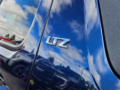 Used 2011 Chevrolet Avalanche LT image 9