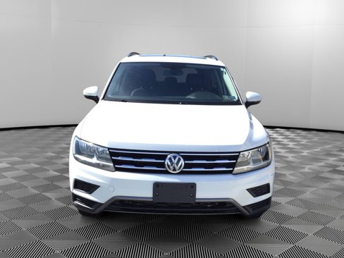 Used 2019 Volkswagen Tiguan SE w/ Panoramic Sunroof Package image 2