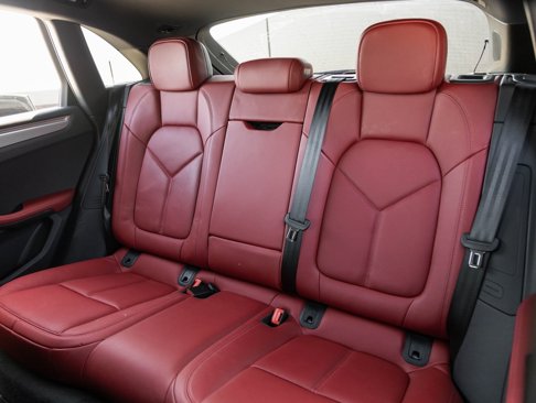 Certified 2022 Porsche Macan image 29