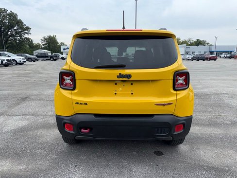 Used 2017 Jeep Renegade Trailhawk w/ Premium Trailhawk Package image 4