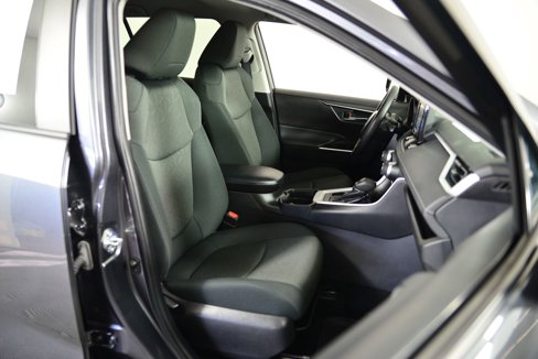 Used 2021 Toyota RAV4 XLE image 18