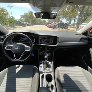 Used 2024 Volkswagen Jetta S image 9