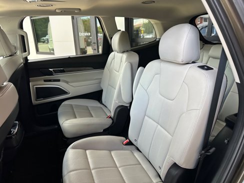 Used 2020 Kia Telluride EX w/ EX Premium Package image 12