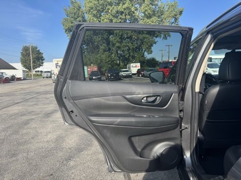 Used 2015 Nissan Rogue SL w/ SL Premium Package image 15