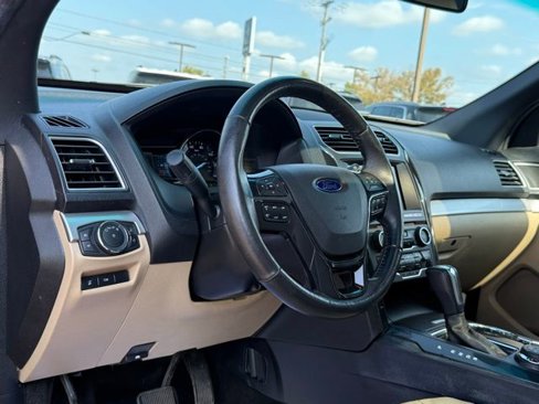 Used 2016 Ford Explorer XLT w/ Equipment Group 202A image 15