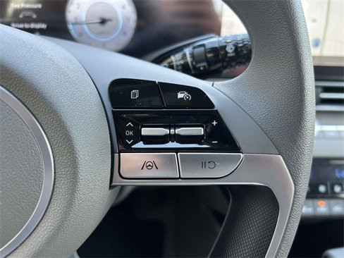Certified 2024 Hyundai Elantra SEL image 27