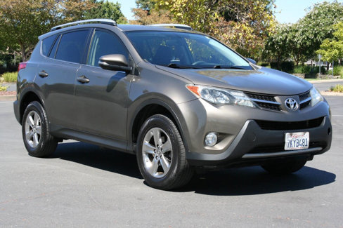 Used 2015 Toyota RAV4 XLE image 2