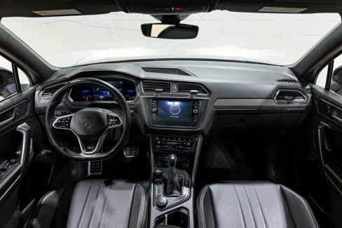Used 2022 Volkswagen Tiguan SE R-Line image 38