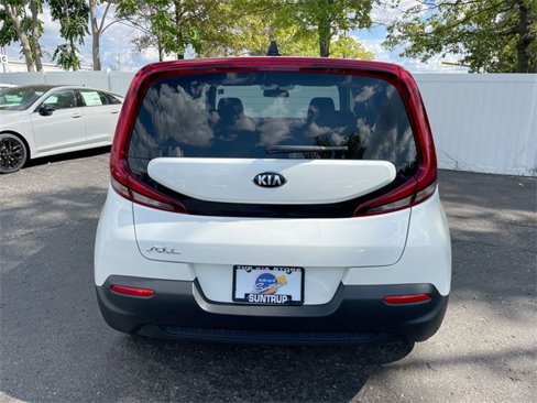 Used 2021 Kia Soul LX image 28