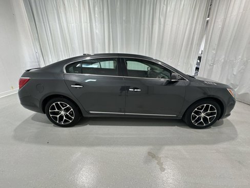 Used 2016 Buick LaCrosse Sport Touring w/ Experience Buick Package image 39