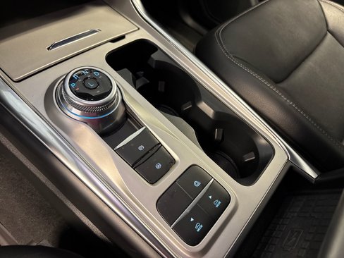 Used 2022 Ford Explorer Limited image 18