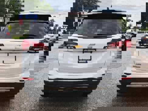 Used 2022 Chevrolet Equinox LT image 4