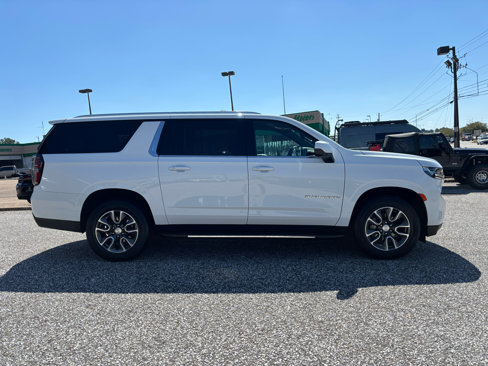 Used 2021 Chevrolet Suburban LT w/ Rear Media and Nav Package image 6