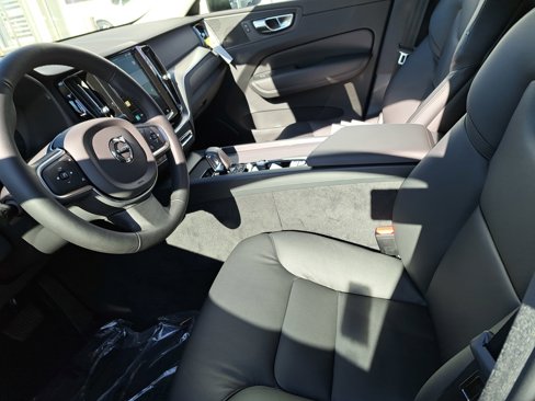 New 2025 Volvo XC60 B5 Core w/ Climate Package image 6