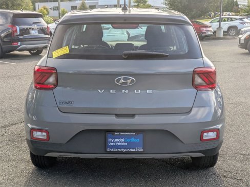 Certified 2023 Hyundai Venue SE image 3