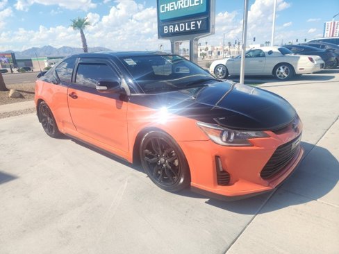 Used 2015 Scion tC image 2