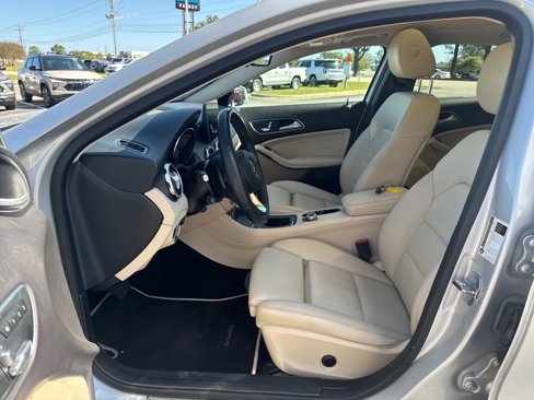 Used 2018 Mercedes-Benz GLA 250 image 15