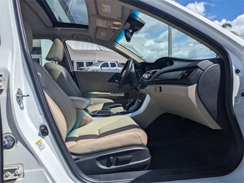 Used 2015 Honda Accord EX-L image 17