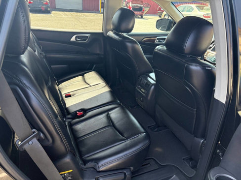 Used 2015 Nissan Pathfinder SL w/ SL Premium Package image 10