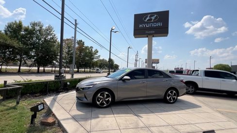 Used 2023 Hyundai Elantra SEL w/ Convenience Package image 5