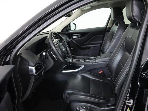 Used 2019 Jaguar F-PACE R-Sport image 12