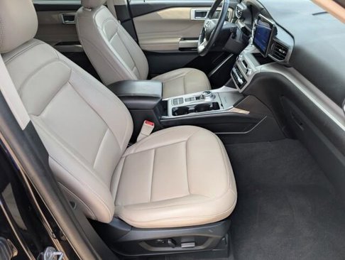 Used 2023 Ford Explorer XLT w/ Equipment Group 202A image 28