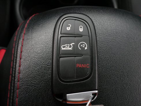Used 2019 Jeep Cherokee Trailhawk image 33