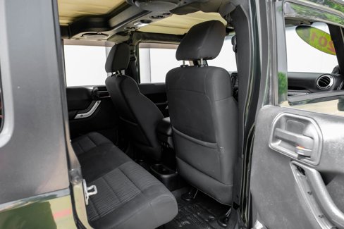 Used 2011 Jeep Wrangler Unlimited Rubicon w/ Dual Top Group image 37