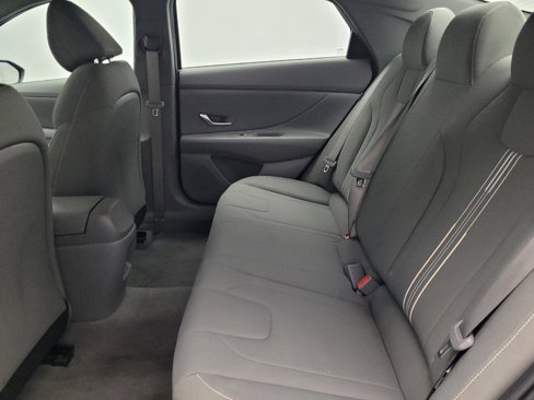 Used 2024 Hyundai Elantra SEL image 18