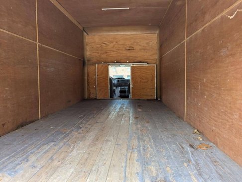 Used 2016 Ford E-450 and Econoline 450 Super Duty image 35