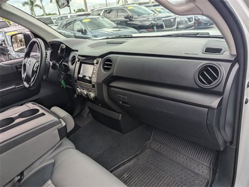 Used 2018 Toyota Tundra SR image 15