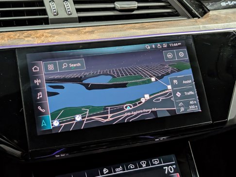 Used 2019 Audi e-tron Prestige w/ Prestige Package image 39