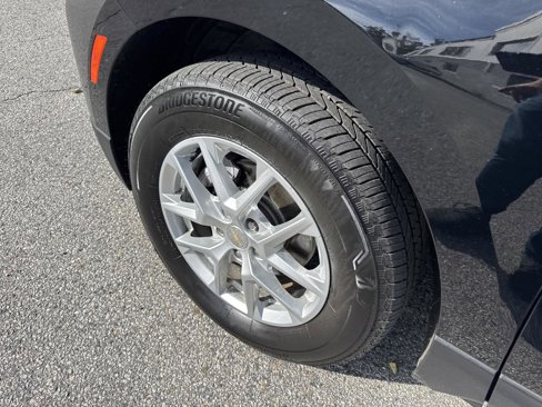 Used 2023 Chevrolet Equinox LS image 9
