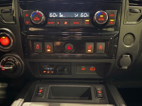 Used 2020 Nissan Titan PRO-4X image 25