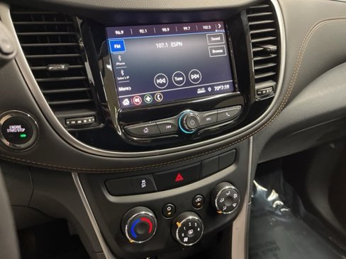 Used 2021 Chevrolet Trax LT w/ LT Convenience Package image 28
