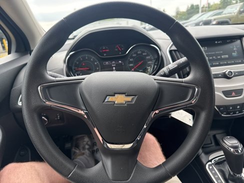 Used 2017 Chevrolet Cruze LS image 15