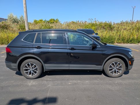 Used 2019 Volkswagen Tiguan SE w/ Panoramic Sunroof Package image 10