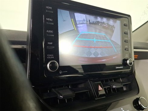 Used 2022 Toyota Corolla LE image 4