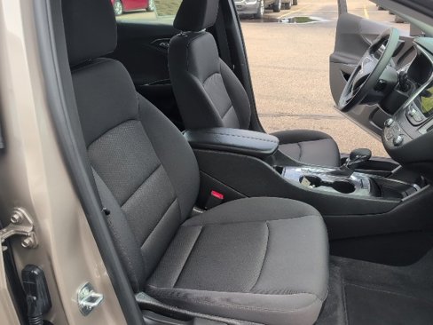 Used 2022 Chevrolet Malibu LT image 35