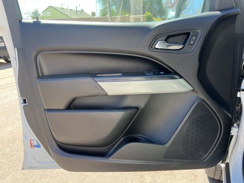 Used 2018 Chevrolet Colorado LT w/ Safety Package image 9
