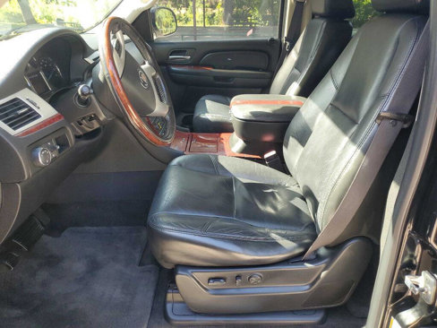 Used 2007 Cadillac Escalade 2WD w/ Information Package image 23
