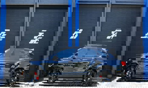 Used 2019 Bentley Bentayga image 2