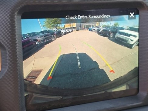 Used 2019 Jeep Wrangler Unlimited Sahara image 6