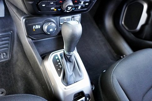 Certified 2022 Jeep Renegade Latitude image 31