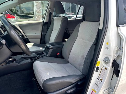 Used 2013 Toyota RAV4 LE image 10