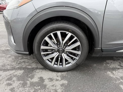Certified 2024 Nissan Kicks SR image 9