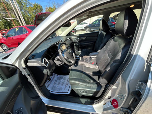 Used 2016 Nissan Rogue SL w/ SL Premium Package image 6