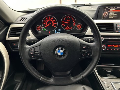 Used 2015 BMW 320i Sedan image 23